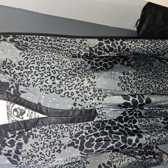 Daniel Rainn Womans V Neck Blouse Size M - Picture 4 of 14